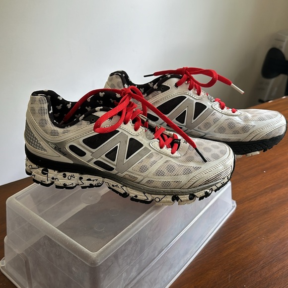New Balance 860 Run Disney 2015 Minnie Mouse Sneakers - Picture 2 of 16